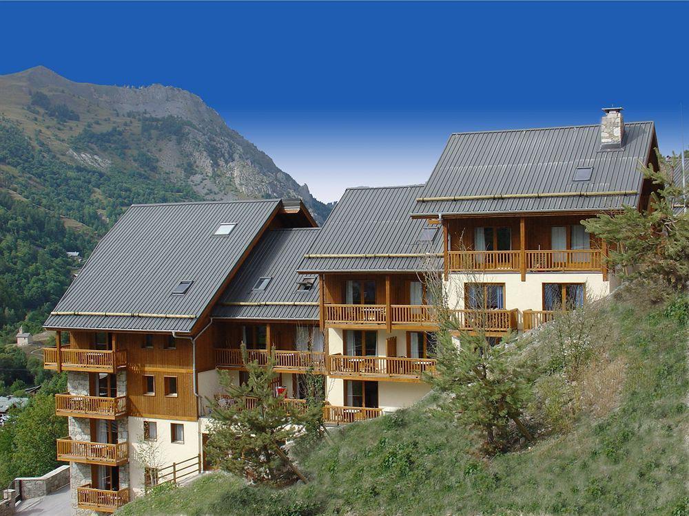 Madame Vacances - Residence Les Valmonts 瓦卢瓦尔 外观 照片