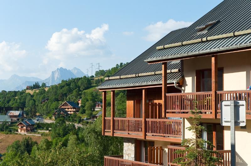 Madame Vacances - Residence Les Valmonts 瓦卢瓦尔 外观 照片